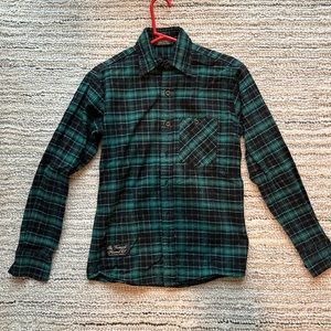 THE VERMONT FLANNEL CO. Plaid Button-Down Shirt